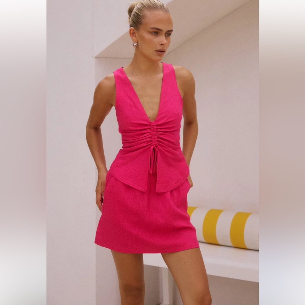 Seven Wonders hot pink ruched tank